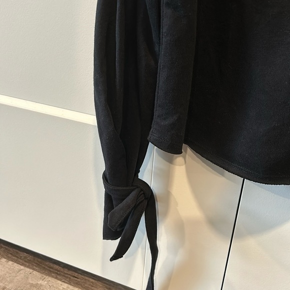 🌷Berska Soft Cotton Pullover with Wrist Ties - Picture 7 of 8